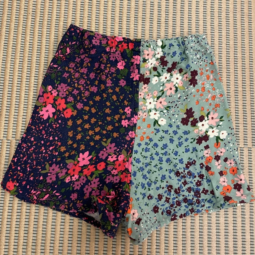 Knit two-tone shorts, handmade